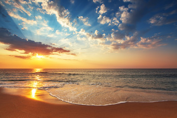 Wall Mural - beautiful cloudscape over the sea, subeam