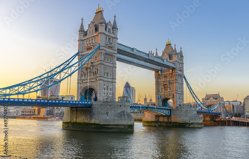 Naklejka na drzwi Famous Tower Bridge at sunset, London, England