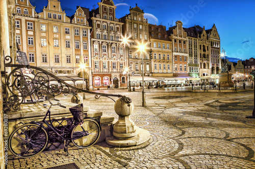 Fototapeta na wymiar Wrocław Stare Miasto wieczorem.