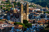 Fototapeta Miasta - View over the Cathedral of Taxco, Guerreros, Mexico