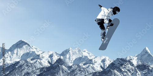 Board z aluminiowym obramowaniem Sport na snowboardzie
