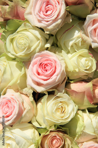 Naklejka - mata magnetyczna na lodówkę White and Pink roses in wedding arrangement