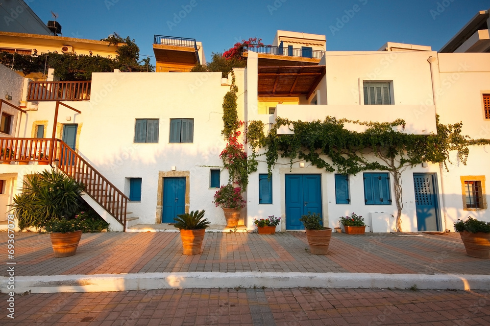 Traditional houses in southern Crete, Greece. - obrazy, fototapety, plakaty 