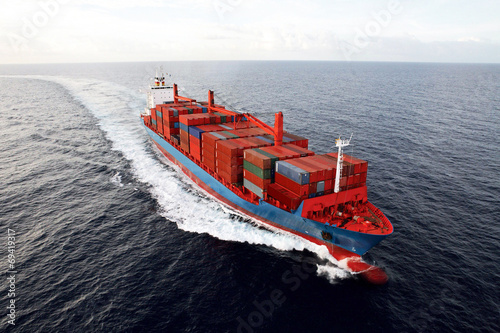 Board z aluminiowym obramowaniem Statek transportowy