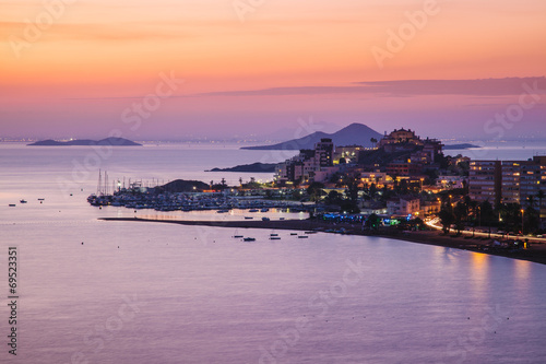 Naklejka samoprzylepna La manga del mar menor skyline nocą, Murcja, Hiszpania