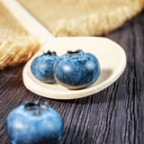 Fototapeta Kuchnia - Blueberry on wooden board
