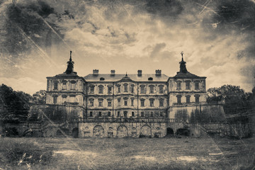 Pidhirtsi Castle, village Podgortsy, Renaissance Palace, Lviv re