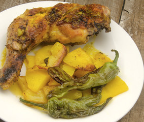 Poster - Pollo asado con patatas fritas y pimientos