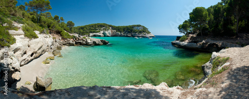 Naklejka samoprzylepna Cala Medea plaża w Menorca, Spain