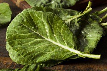 Raw Organic Green Collard Greens