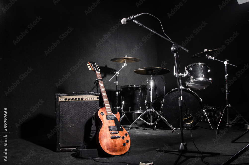 Set of musical instruments during concert - obrazy, fototapety, plakaty 
