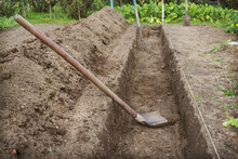 Dug A Trench To Arrange A Deep Bed Of