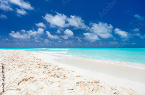 Plakat na papierze fotorealistycznym Karaibska plaża i morze