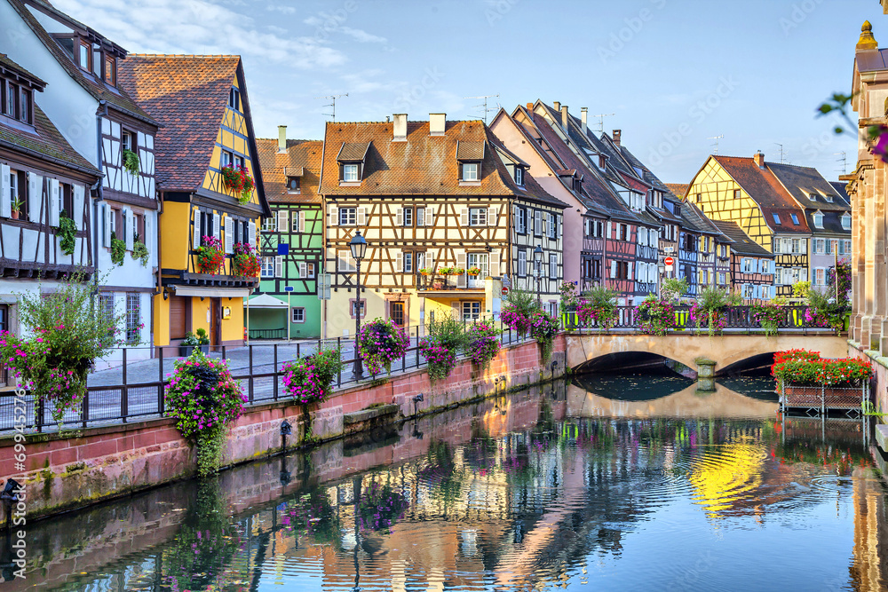 Colorful traditional french houses in Colmar - obrazy, fototapety, plakaty 