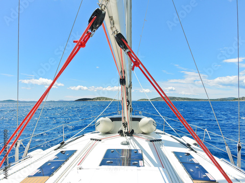 Naklejka - mata magnetyczna na lodówkę voyage on yacht in blue Adriatic sea