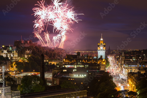 Zdjęcie XXL Edinburgh Cityscape z fajerwerkami nad zamkiem