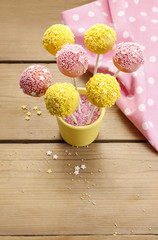 Canvas Print - Yellow and pink cake pops