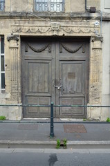 Wall Mural - Vieille porte sculptée