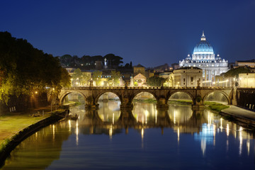 Night view of Roma