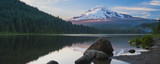 Fototapeta Las - Volcano mountain Mt. Hood, in Oregon, USA.