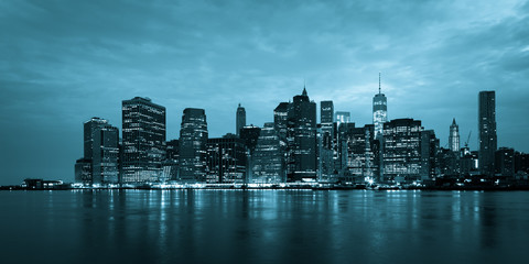 Wall Mural - New York - Panoramic view  of Manhattan Skyline by night