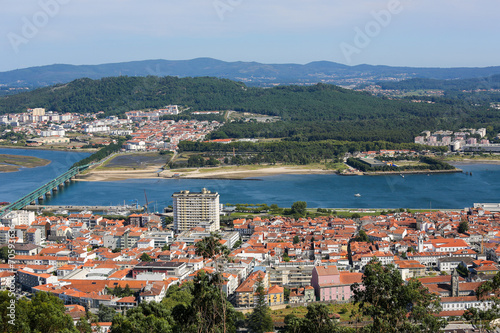 Naklejka samoprzylepna Widok z lotu ptaka na viana do castelo, portugalia