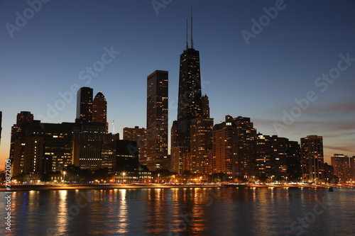 Plakat na papierze fotorealistycznym Chicago o zachodzie słońca