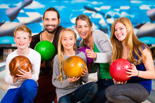 Familie Bei Bowling 
