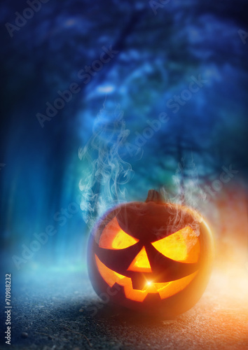 Board z aluminiowym obramowaniem Upiorna noc halloweenowa