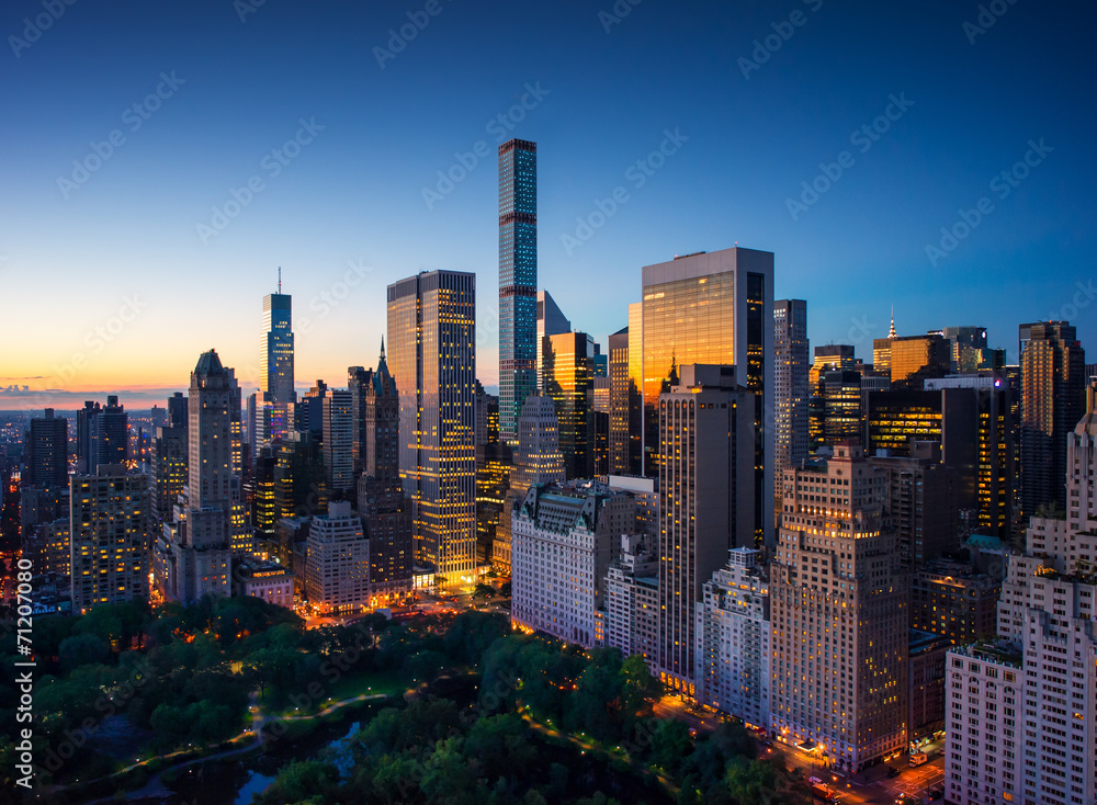New York city - sunrise over central park and Manhattan - obrazy, fototapety, plakaty 