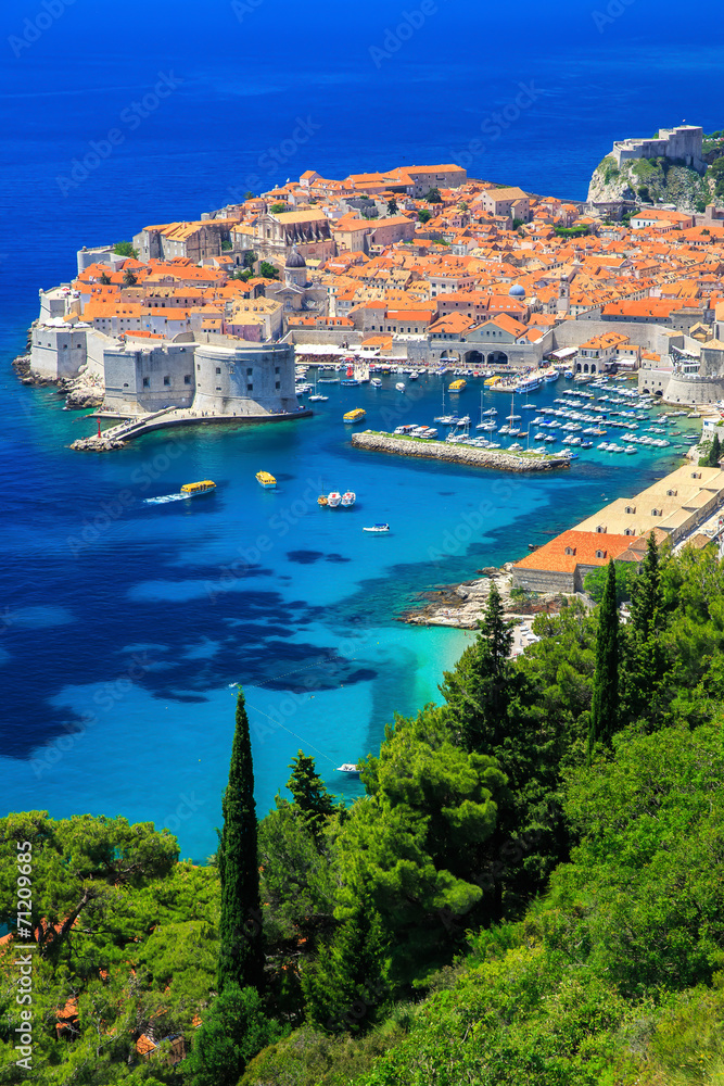 The walled city of Dubrovnik, Croatia - obrazy, fototapety, plakaty 