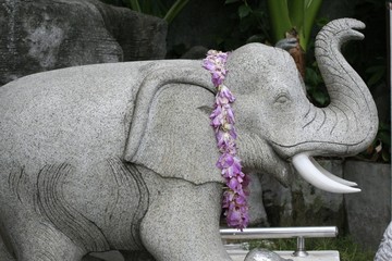 Wall Mural - Phra Ratcha Wang Dusit Statue of an elephant, Bangkok