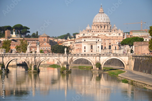 Plakat Malowniczy widok bazyliki św. Piotra nad Tybrem w Rzymie 