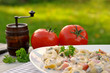 Tortellinisalat,Tomaten und Pfeffermühle