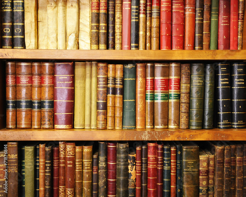stare-ksiazki-ksiegarnia-biblioteka
