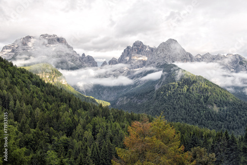 Obraz na płótnie canvas Krajobraz dolomitów