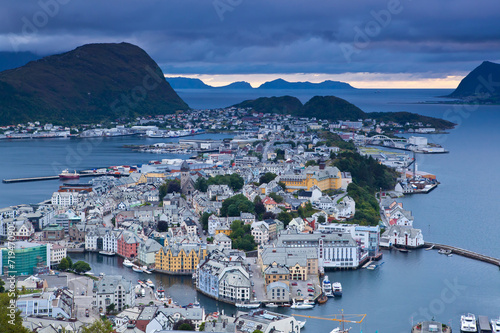 Nowoczesny obraz na płótnie Norway - View of the city of Alesund