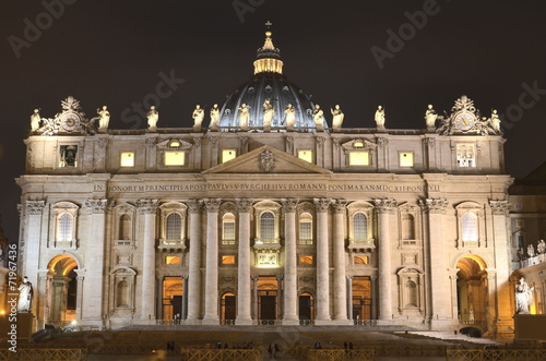 Plakat Bazylika św. Piotra w Rzymie nocą  