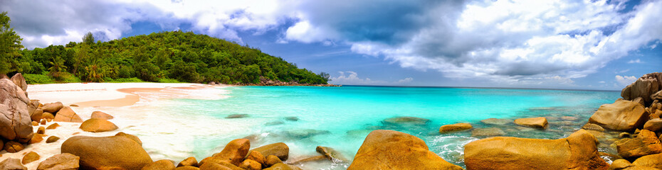 Wall Mural - Anse Georgette beach panorama in Praslin Island, Seychelles