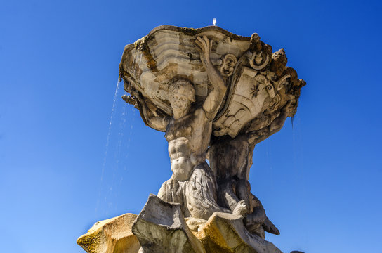 roma, fontana dei tritoni