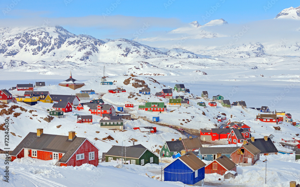 Colorful houses in Greenland - obrazy, fototapety, plakaty 