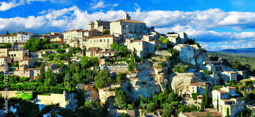 Tapeta ścienna Panorama średniowiecznych gordes, prowansja. 
