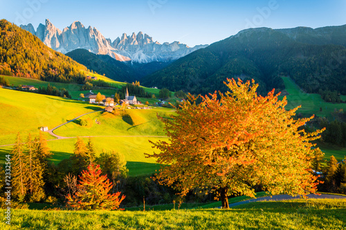 Obraz na płótnie canvas trzyczęściowy "tryptyk" Dolomity Alpy, val di funes, jesień krajobraz