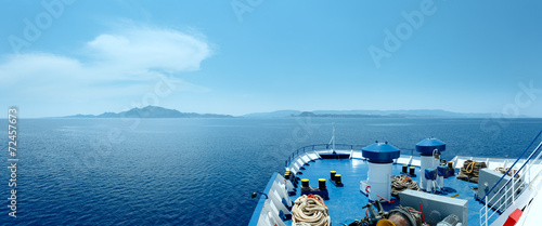 Cuadros en Lienzo Summer sea view from ferry (Greece)