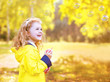 © rohappy - Portrait little positive child having fun outdoors in autumn par
