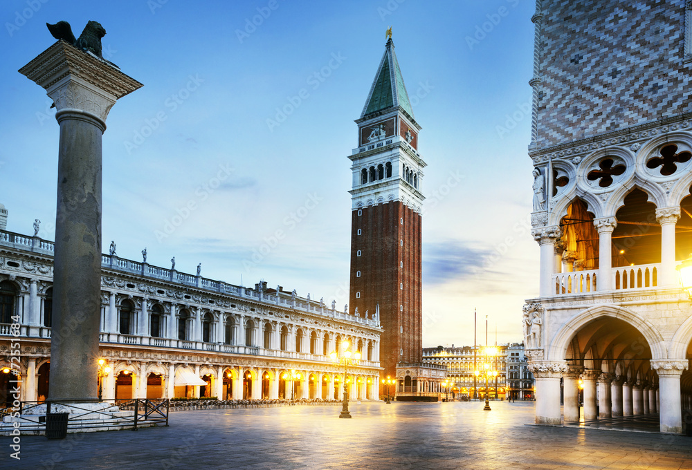 Saint Mark square Venice - obrazy, fototapety, plakaty 