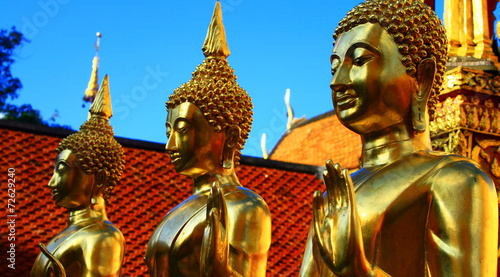 Obraz Dibond Złoty Budda w Doï Sutep Temple w Tajlandii