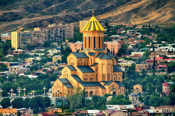 Fototapete - View of The Holy Trinity Cathedral Tsminda Sameba church in Tbil