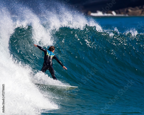 Obraz na płótnie canvas trzyczęściowy "tryptyk" Surfer