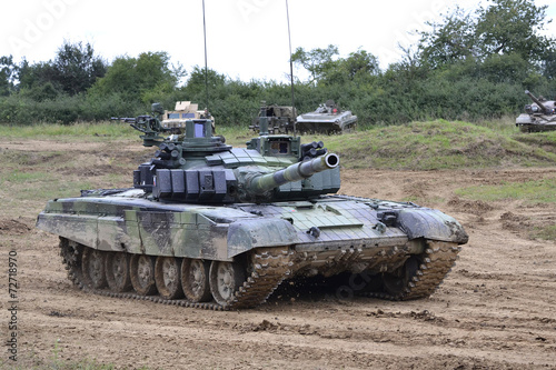 Board z aluminiowym obramowaniem Zbiornik t-72 m4